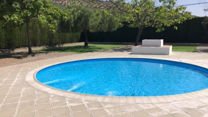 Apertura de la piscina municipal de Algarinejo.